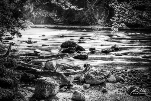 SWU009-08416-Zauberhafte-Stimmung-am-Fluss-sw