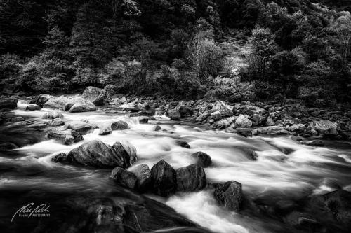 SWU010-08557-Tuerkisblaue-Verzasca-sw