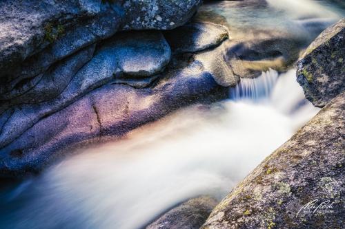 WTU009-08068-Sanft-fliessendes-Wasser